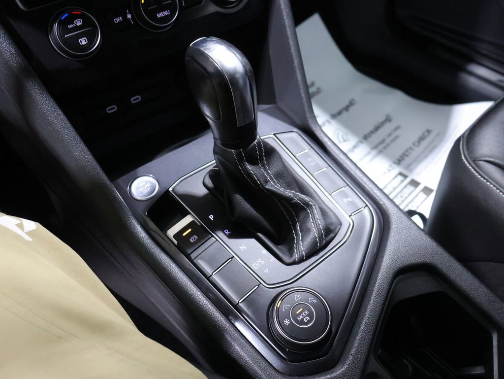 Used 2021 Volkswagen Tiguan SE R-Line image 30