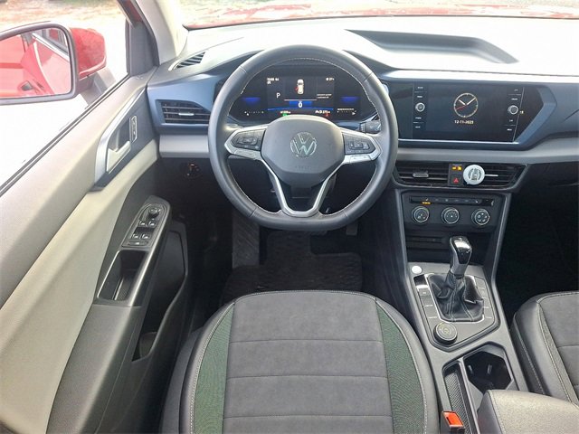 Certified 2022 Volkswagen Taos SE image 12