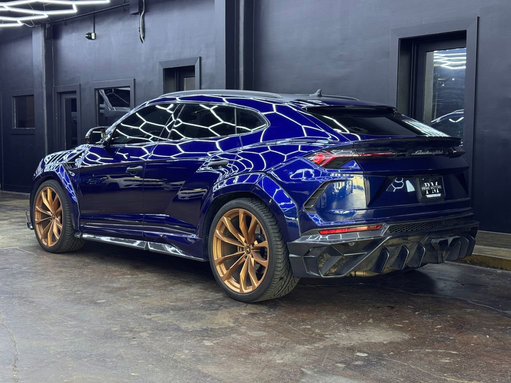 Used 2022 Lamborghini Urus image 7