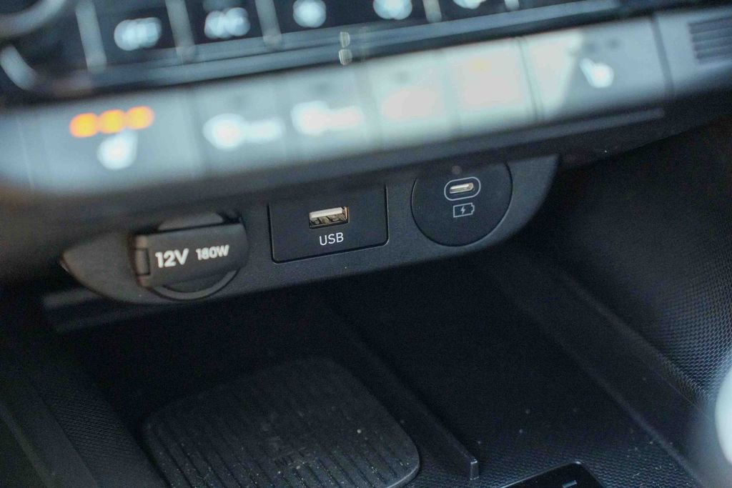 Used 2025 Hyundai Elantra N image 40