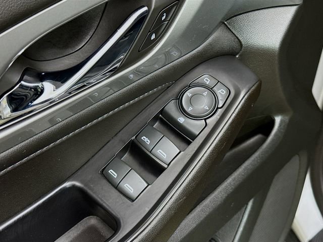 Used 2022 Chevrolet Traverse LT image 19