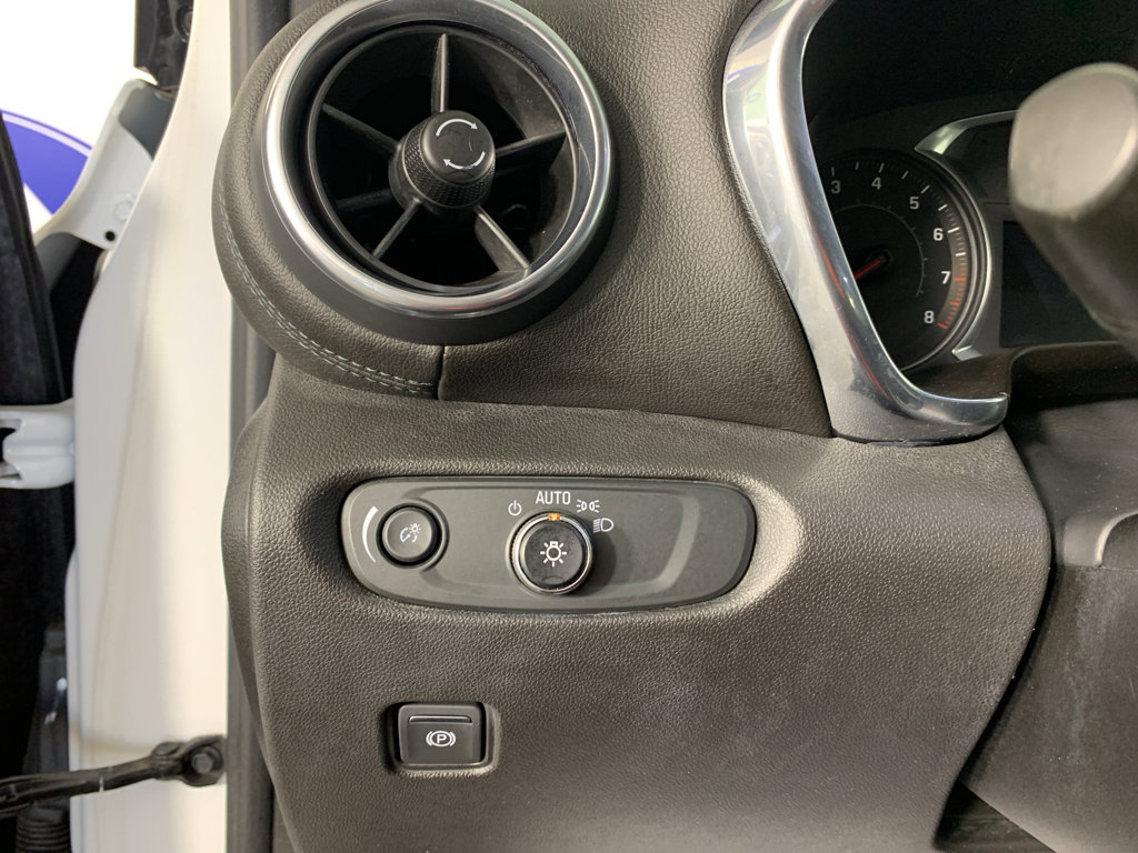 Used 2021 Chevrolet Blazer LT FWD image 17