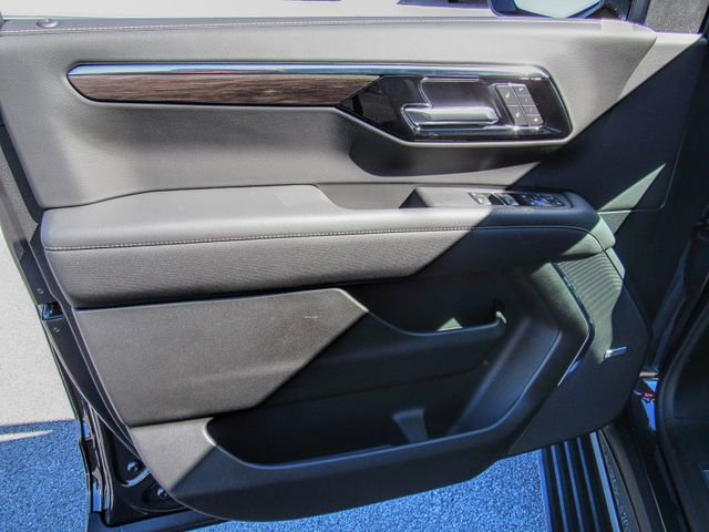 New 2026 Chevrolet Suburban Premier RWD image 13