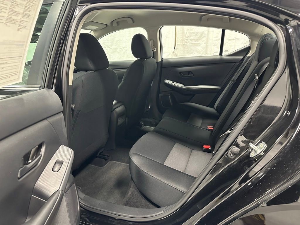 Used 2025 Nissan Sentra SV image 43
