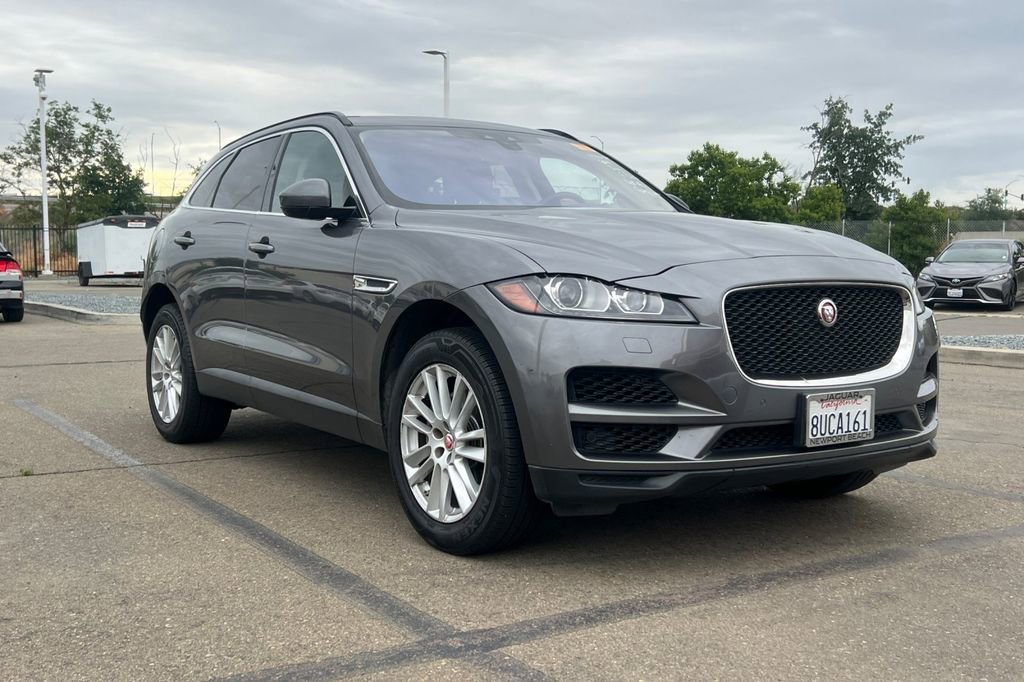Used 2019 Jaguar F-PACE Prestige AWD/4WD image 2