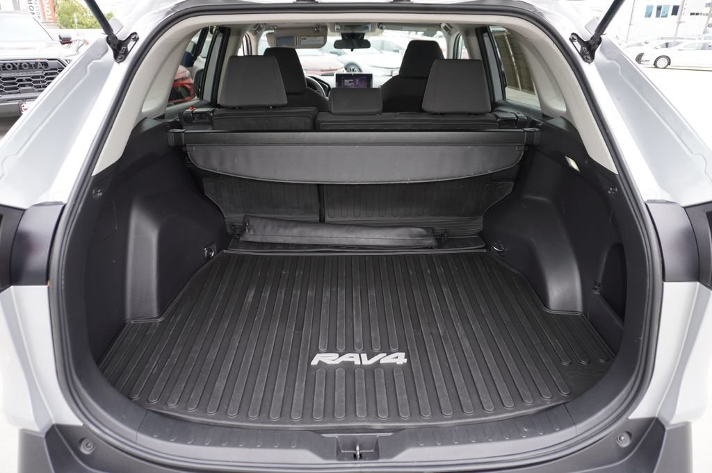 Certified 2024 Toyota RAV4 XLE FWD image 8