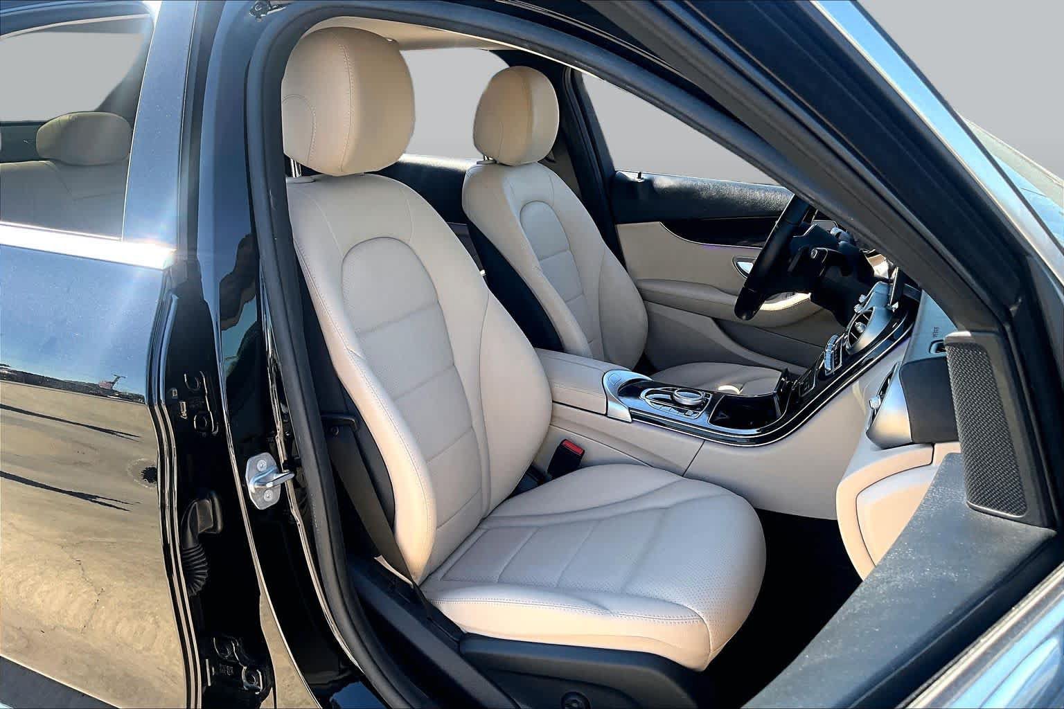 Used 2020 Mercedes-Benz C 300 Sedan image 9