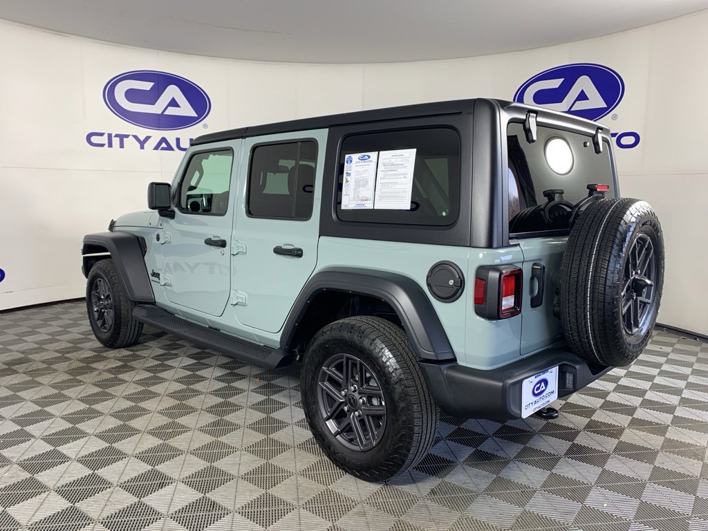 Used 2024 Jeep Wrangler Sport S image 5