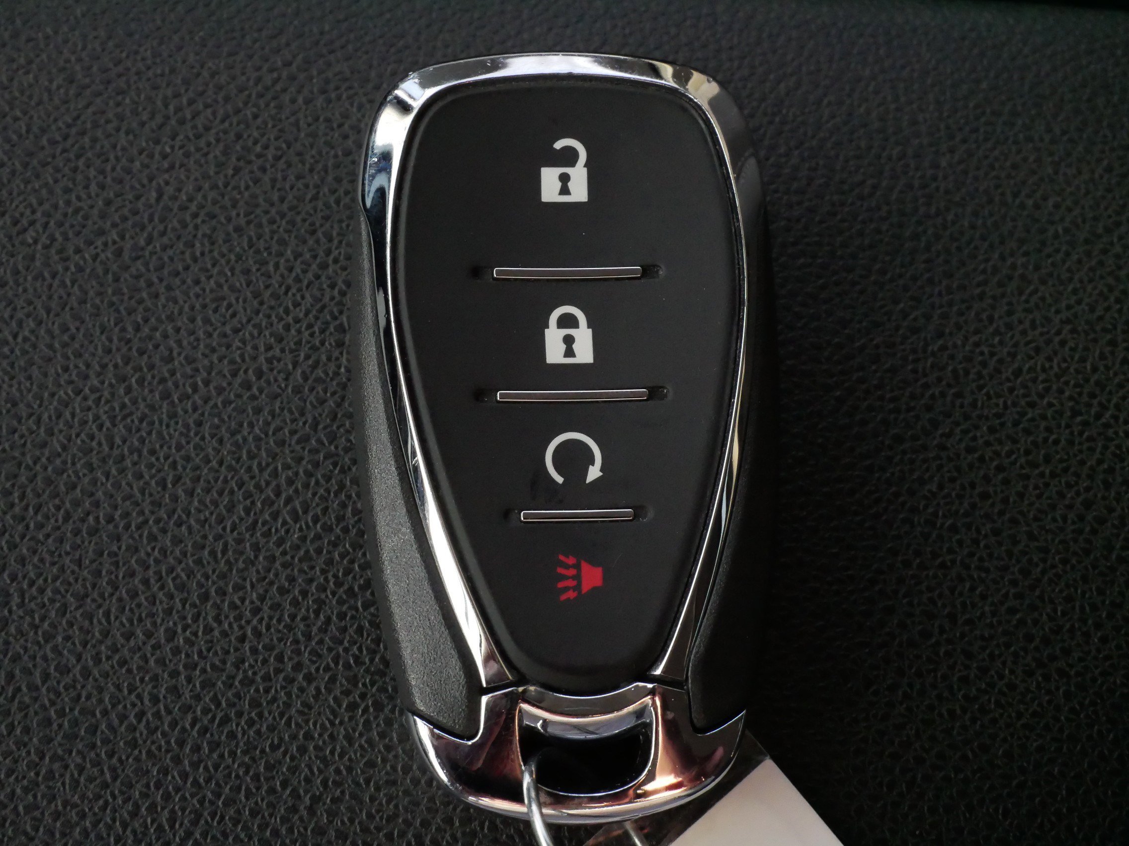 Used 2025 Chevrolet Trax LT w/ LT Convenience Package image 31