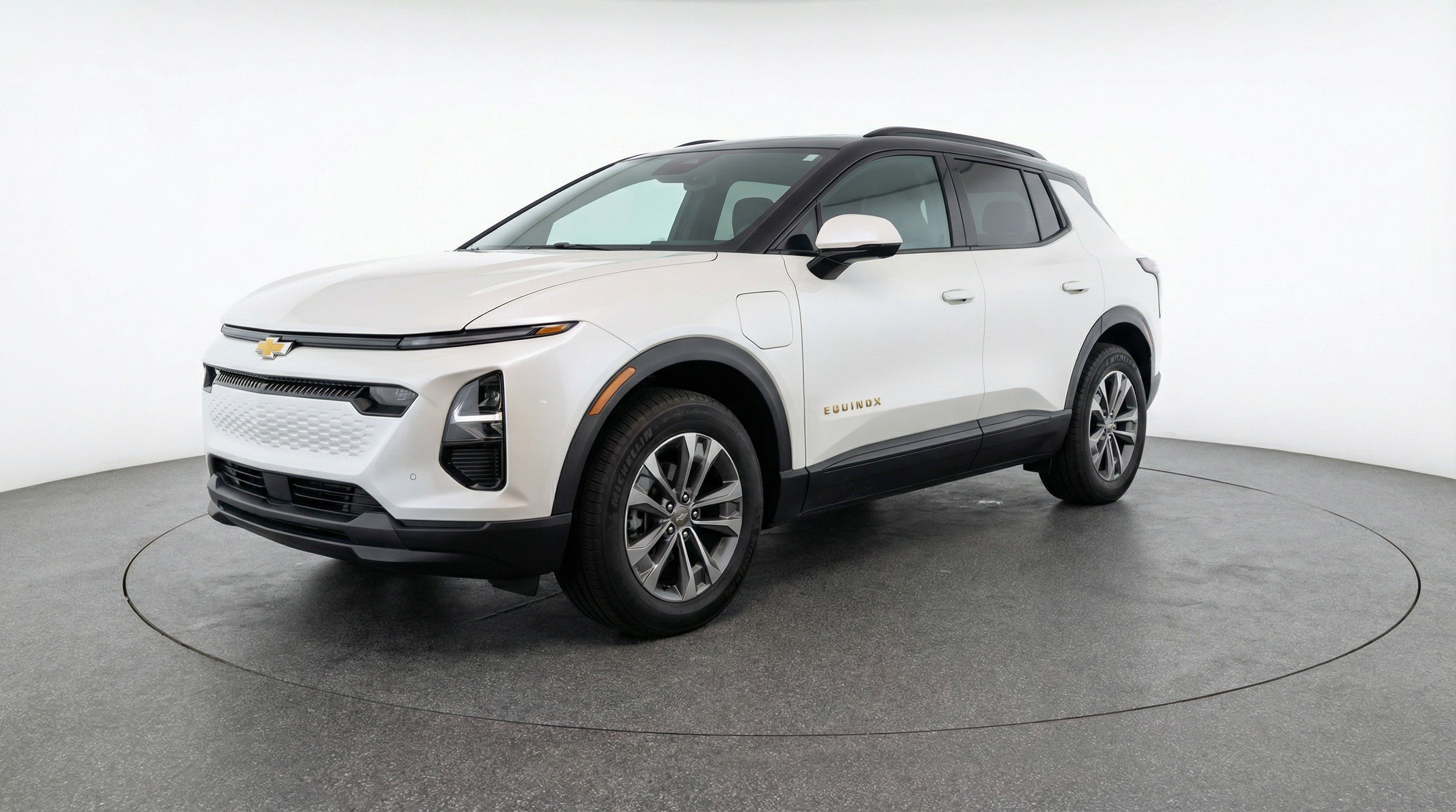 Used 2025 Chevrolet Equinox LT image 3