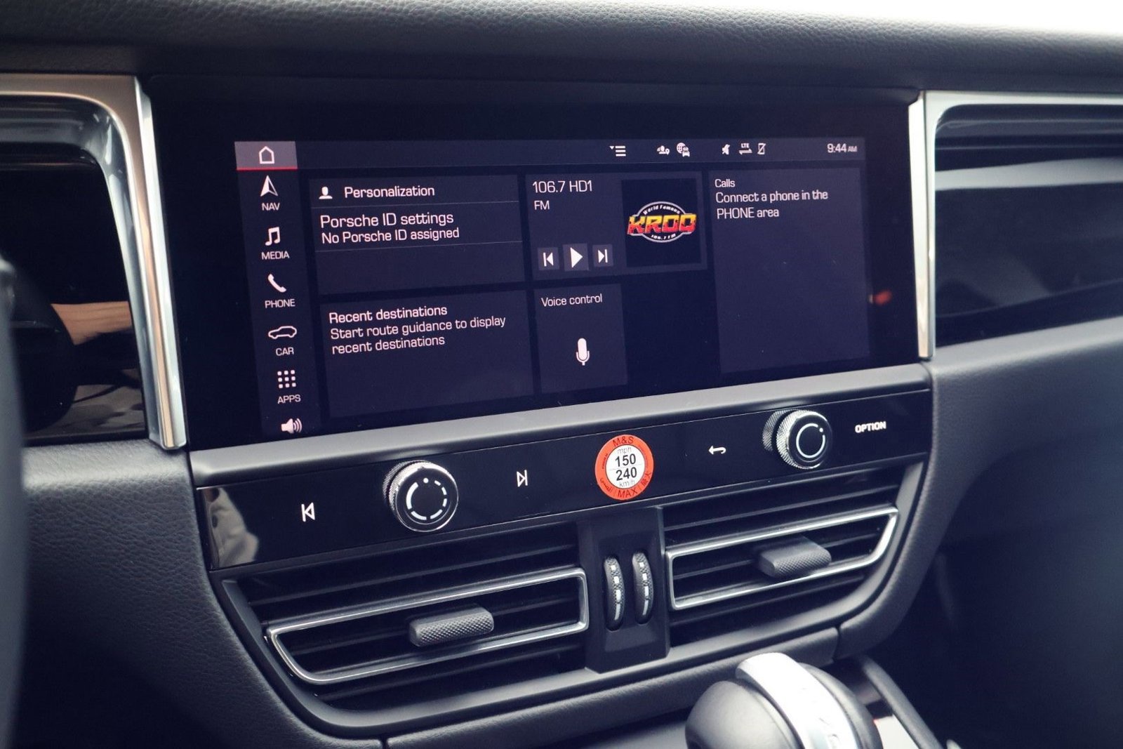 Certified 2025 Porsche Macan image 17