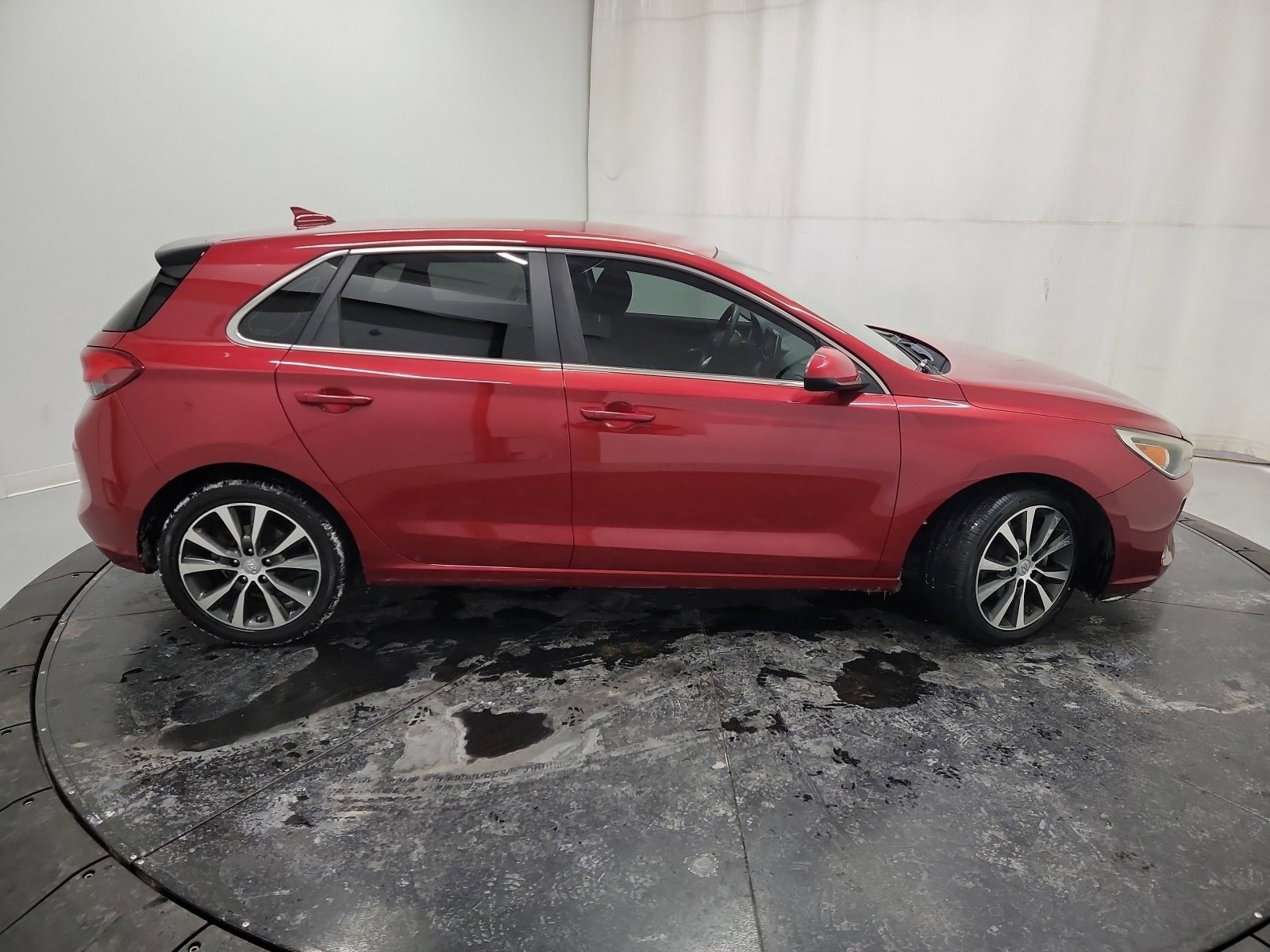 Used 2018 Hyundai Elantra GT image 11