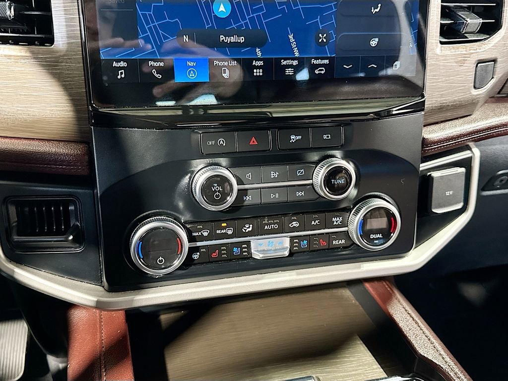 Used 2024 Ford Expedition Limited image 20