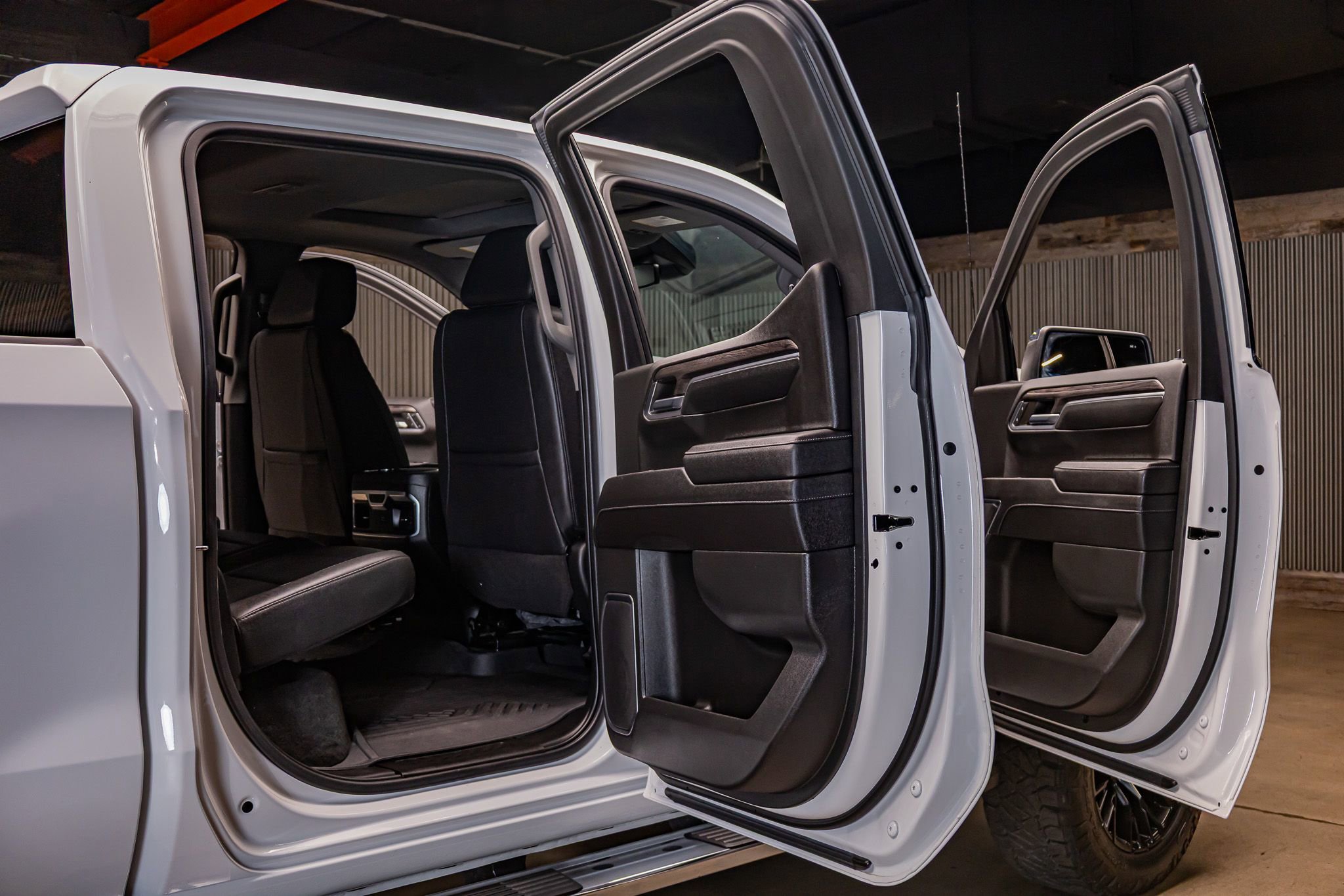 Used 2023 Chevrolet Silverado 1500 LTZ image 34