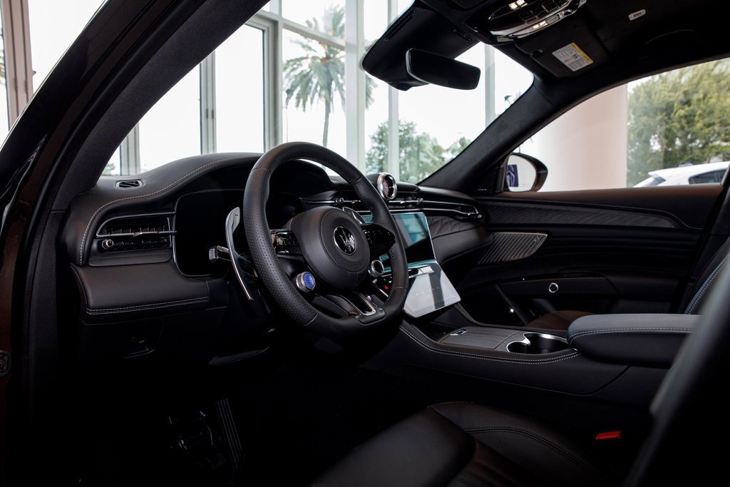 New 2025 Maserati Grecale GT image 20
