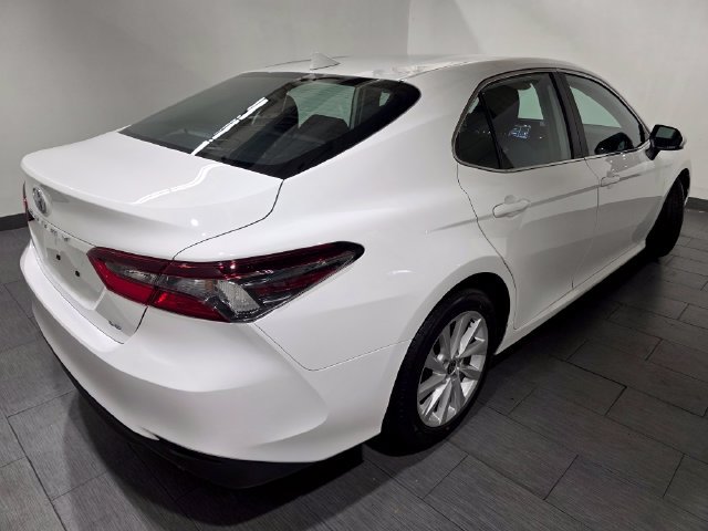 Used 2024 Toyota Camry LE FWD image 5
