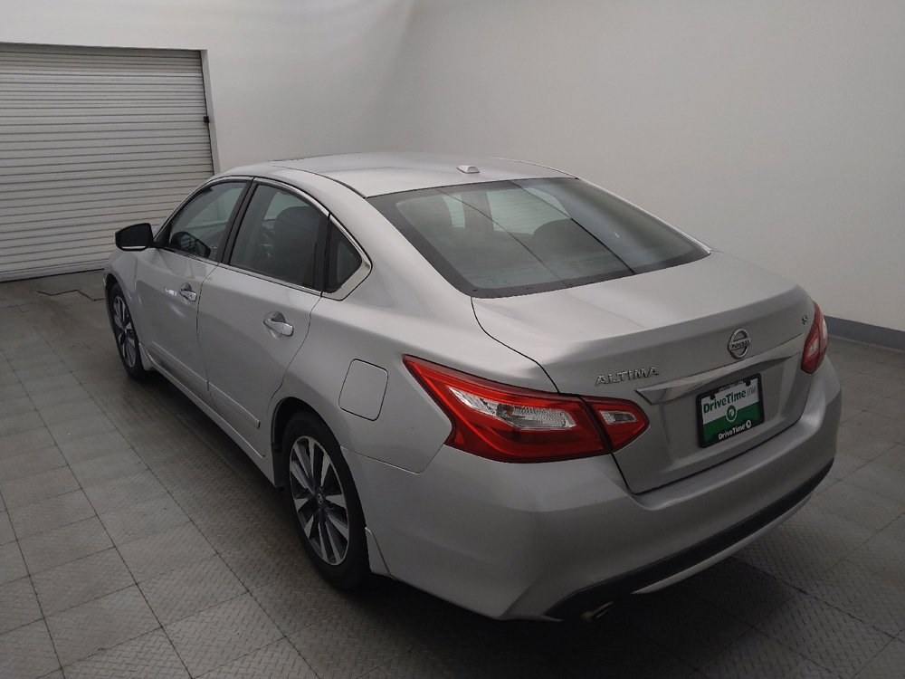 Used 2016 Nissan Altima 2.5 SL w/ 2.5 Technology Package FWD image 5