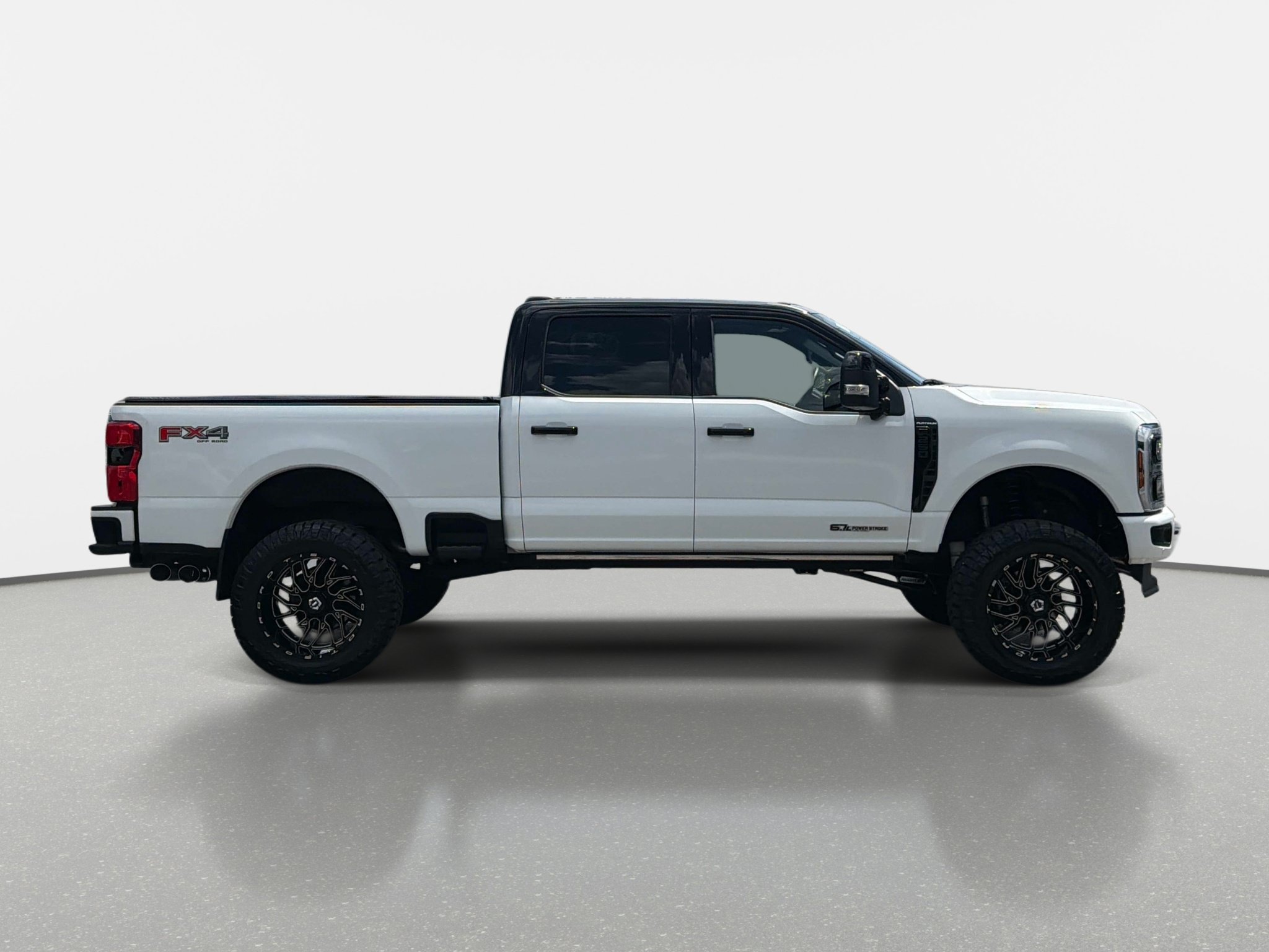 Used 2025 Ford F250 Platinum AWD/4WD image 2
