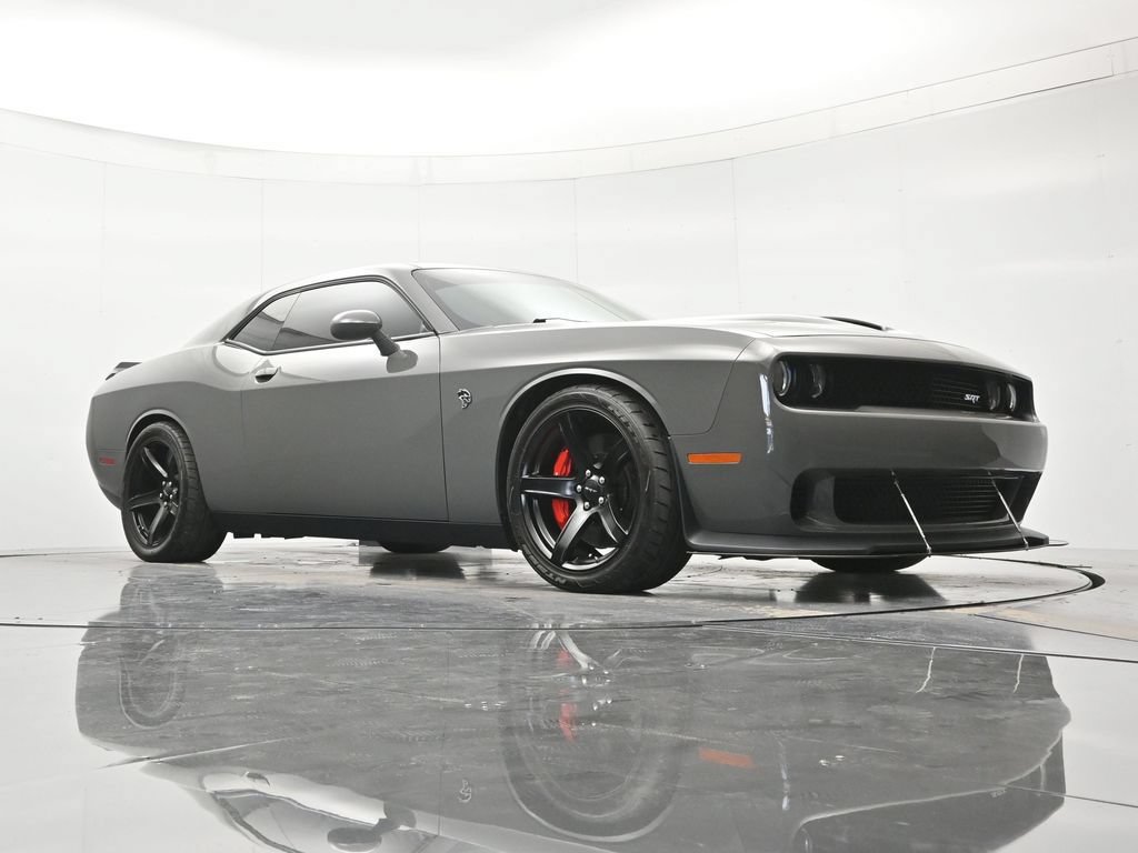 Used 2017 Dodge Challenger SRT Hellcat RWD image 39