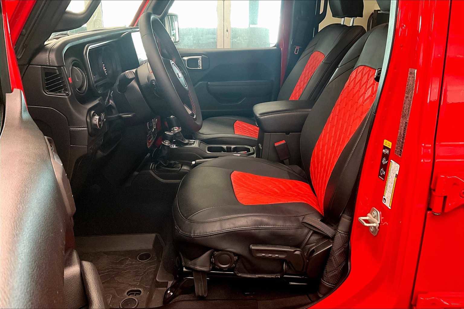 Used 2024 Jeep Wrangler Rubicon w/ XTREMEE 35" Tire Package image 7