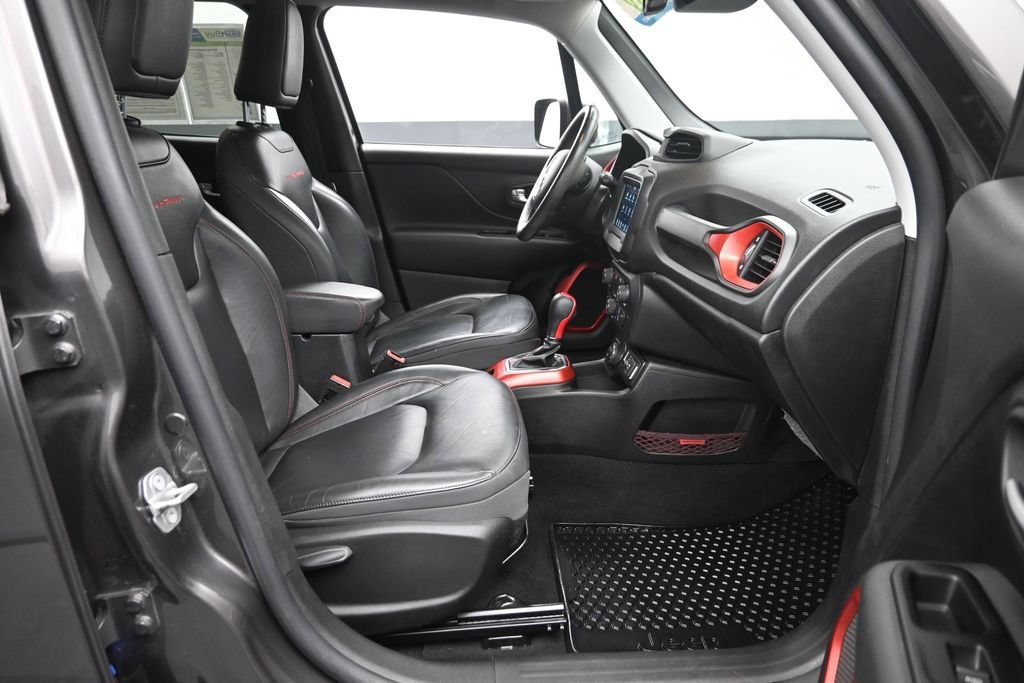 Used 2020 Jeep Renegade Trailhawk w/ Premium Leather Group AWD/4WD image 9