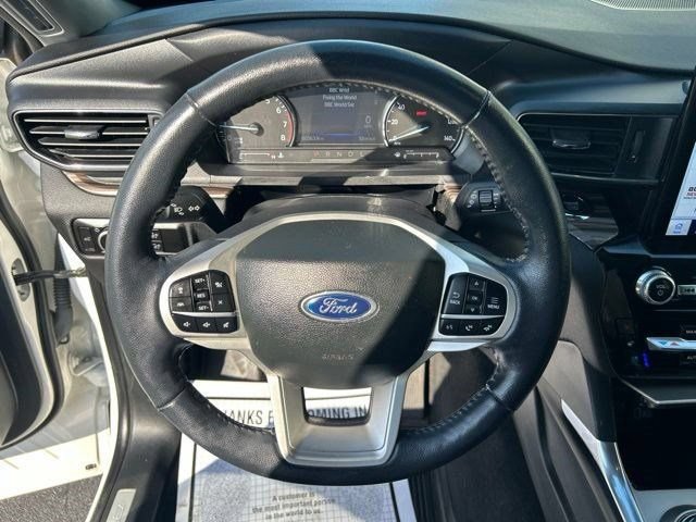 Used 2023 Ford Explorer Limited w/ Limited Technology Package AWD/4WD image 15
