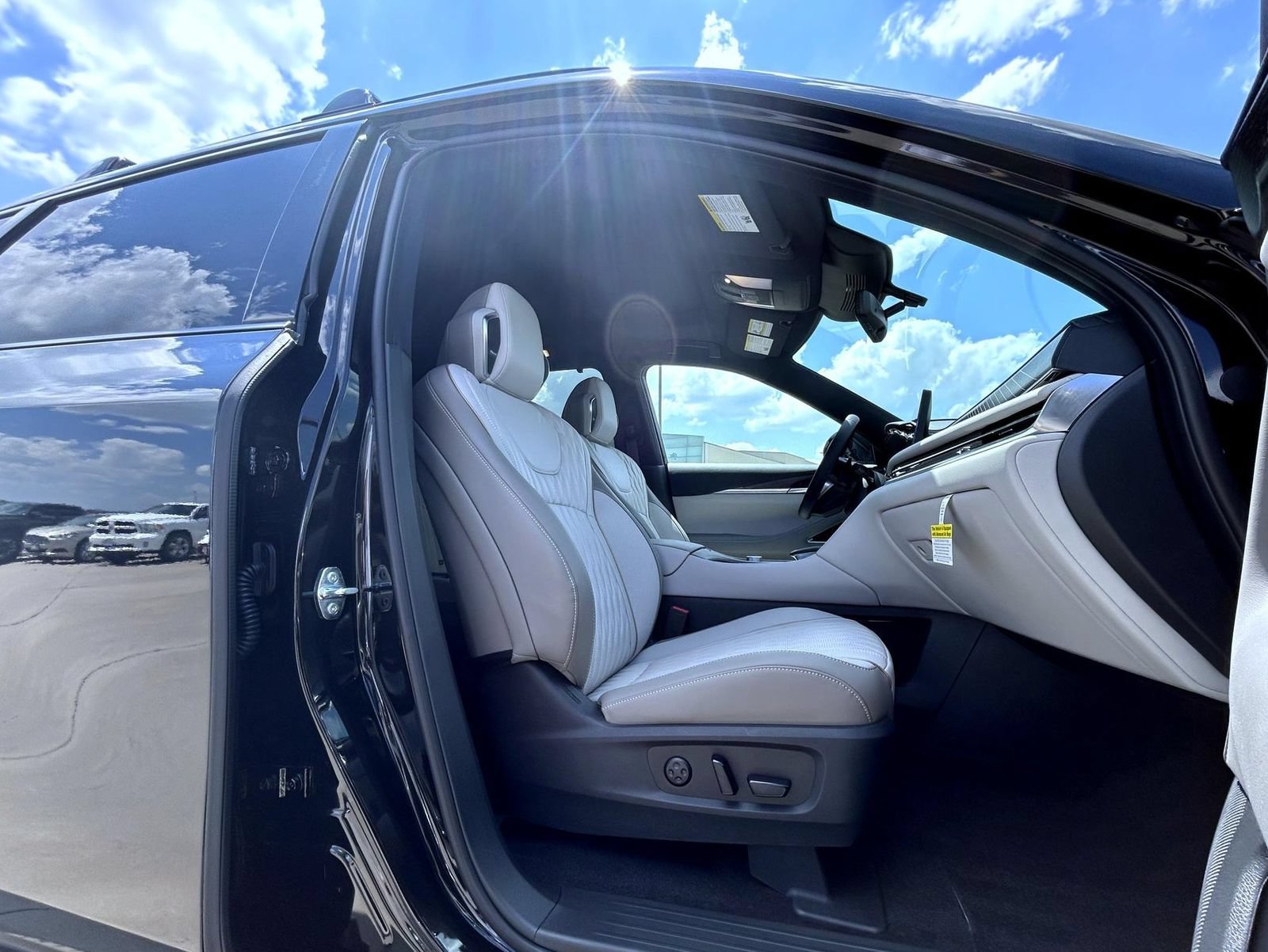 New 2027 INFINITI QX60 Autograph w/ Dark Cargo Package AWD/4WD image 15