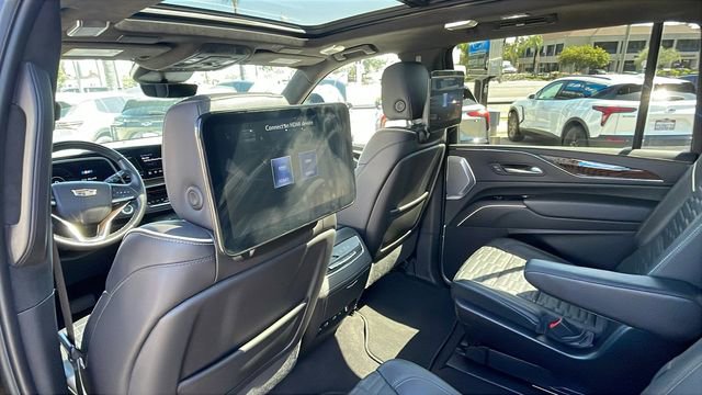 Used 2024 Cadillac Escalade ESV Premium Luxury Platinum AWD/4WD image 13