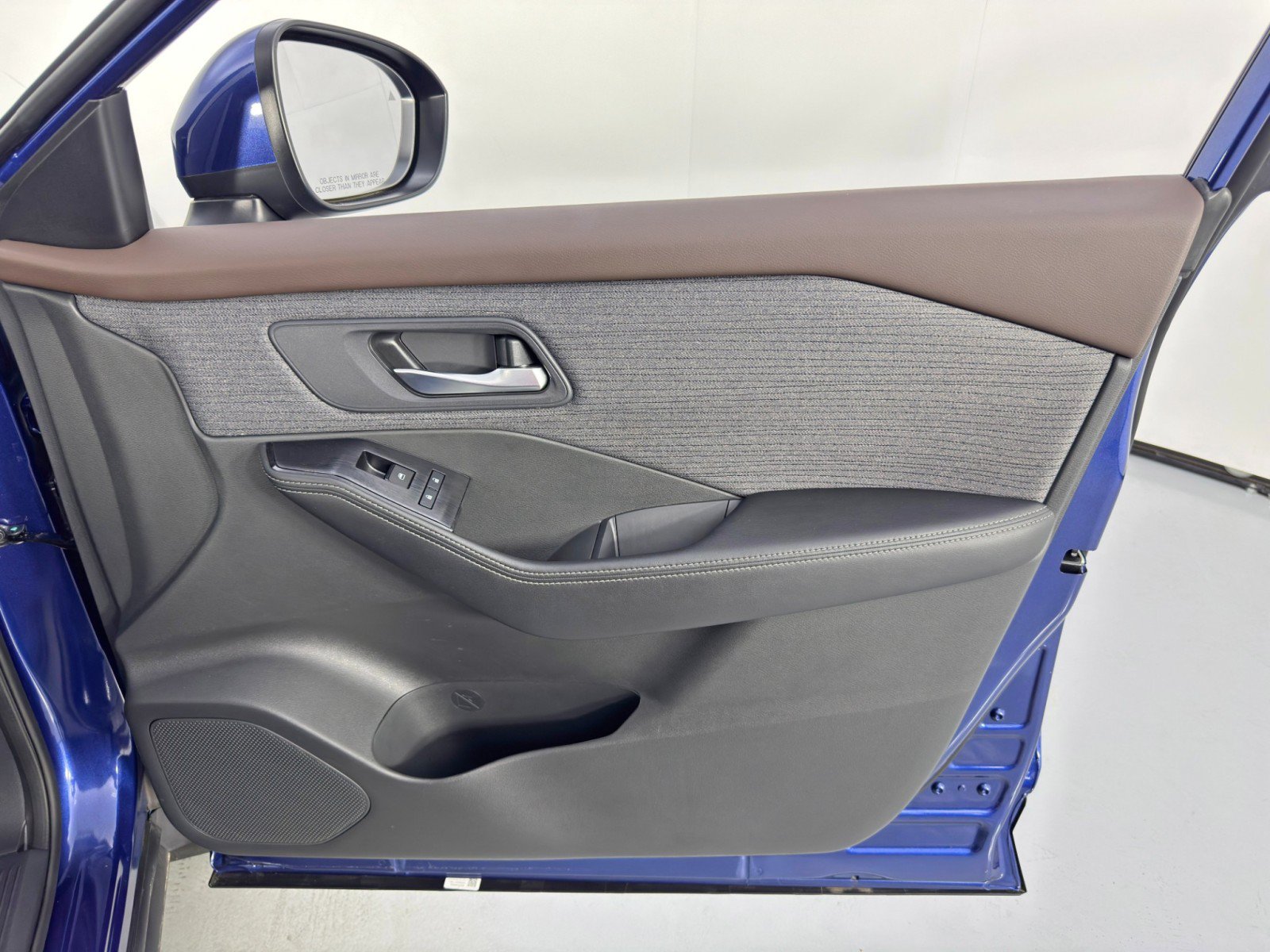 Used 2023 Nissan Rogue SV FWD image 39