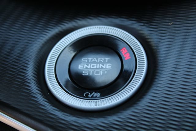 Used 2025 Jeep Grand Cherokee Altitude RWD image 19