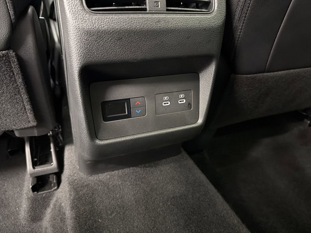 Certified 2025 Nissan Rogue SL w/ Tech Package AWD/4WD image 18