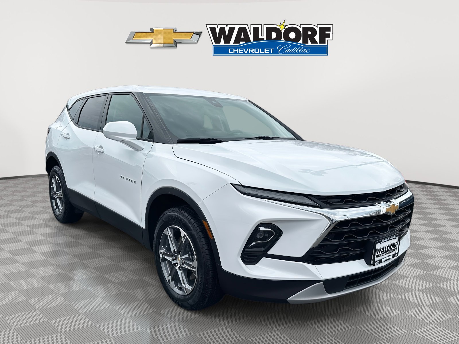 Used 2025 Chevrolet Blazer LT image 1