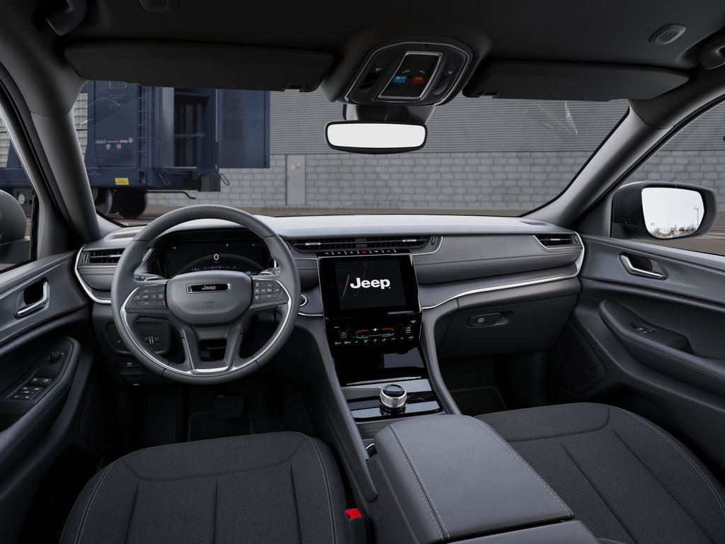 Used 2025 Jeep Grand Cherokee L Laredo image 14