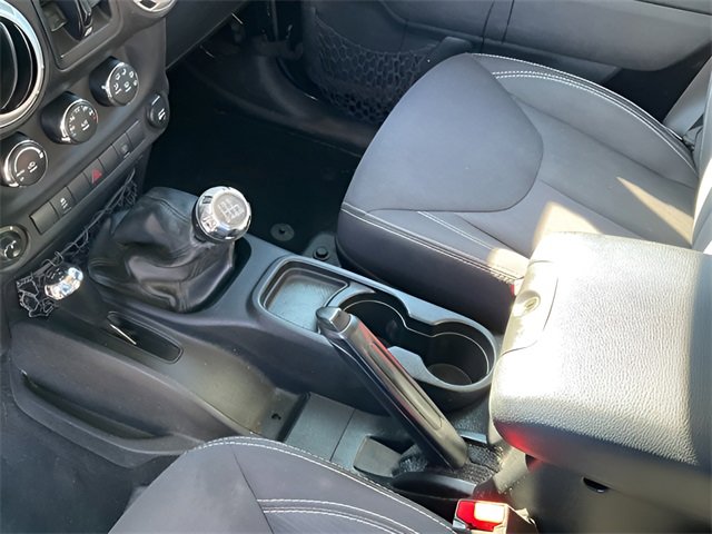 Used 2014 Jeep Wrangler Unlimited Sahara w/ Connectivity Group image 11