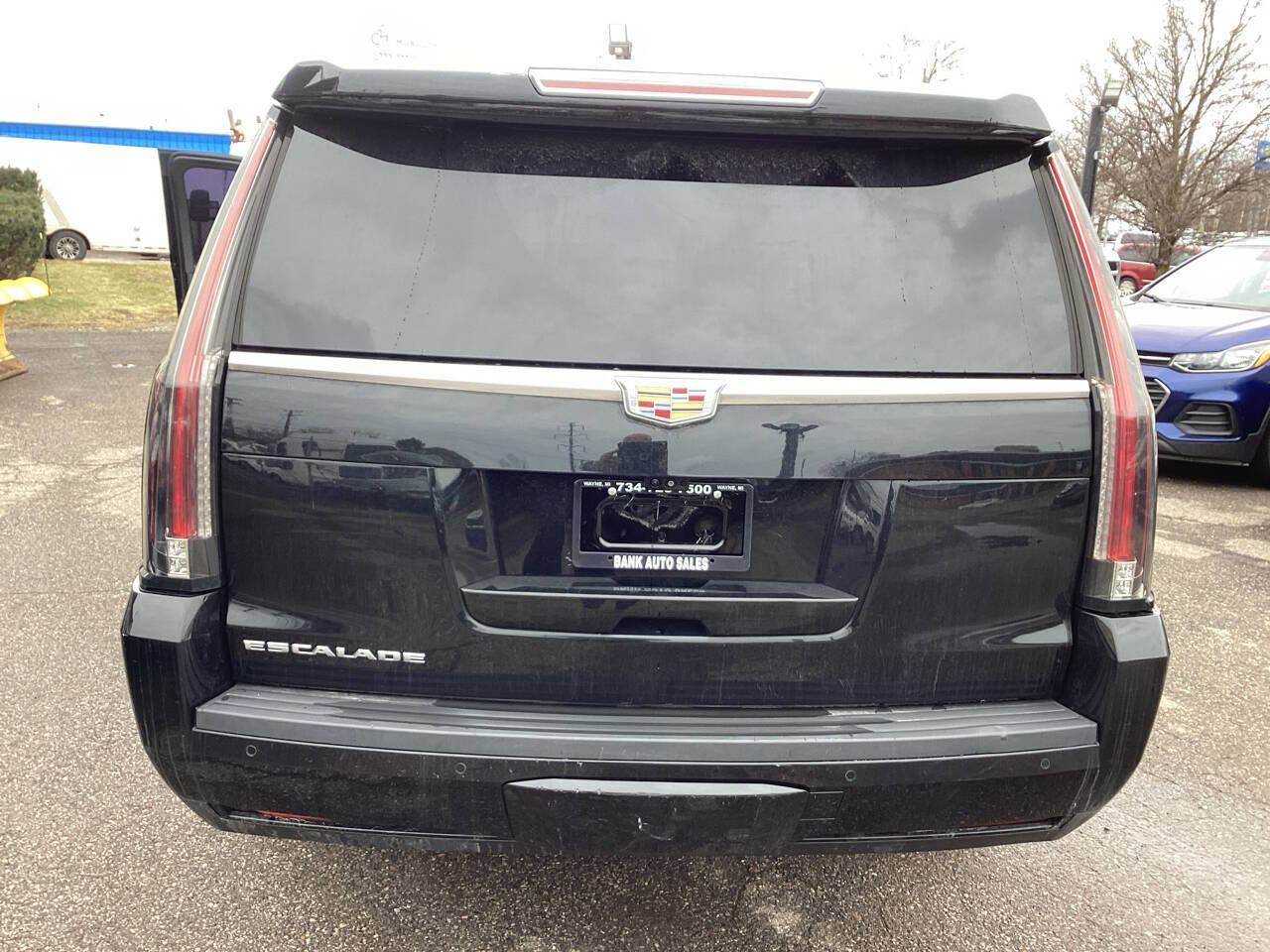 Used 2017 Cadillac Escalade ESV Luxury AWD/4WD image 35