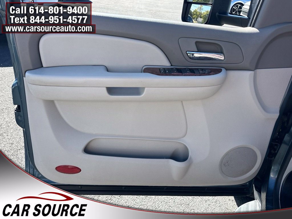 Used 2009 Chevrolet Suburban 2500 LT RWD image 12