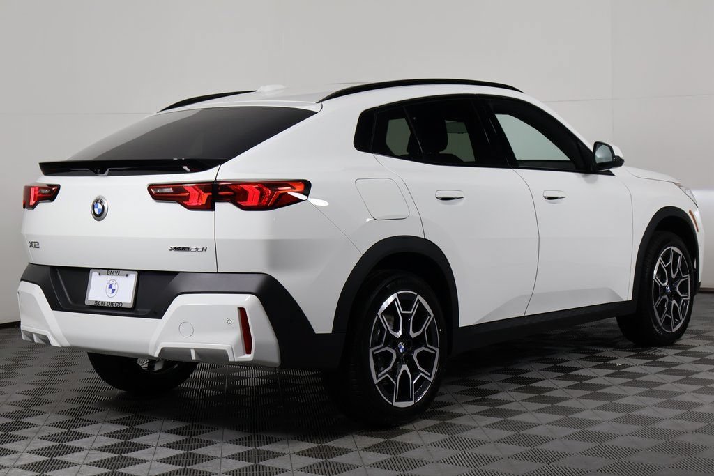 New 2026 BMW X2 xDrive28i w/ Technology Package AWD/4WD image 2