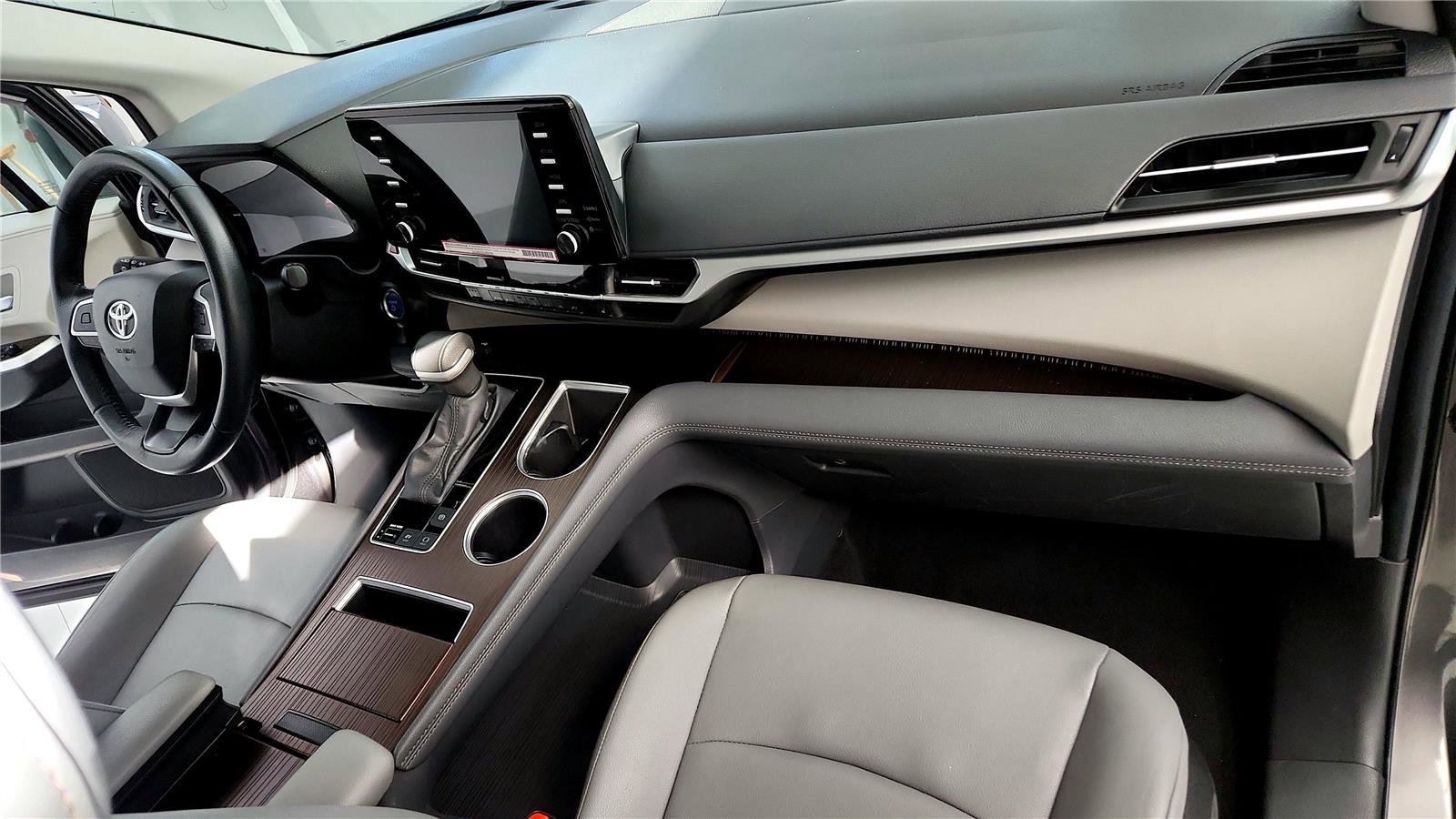 Certified 2024 Toyota Sienna XLE image 16