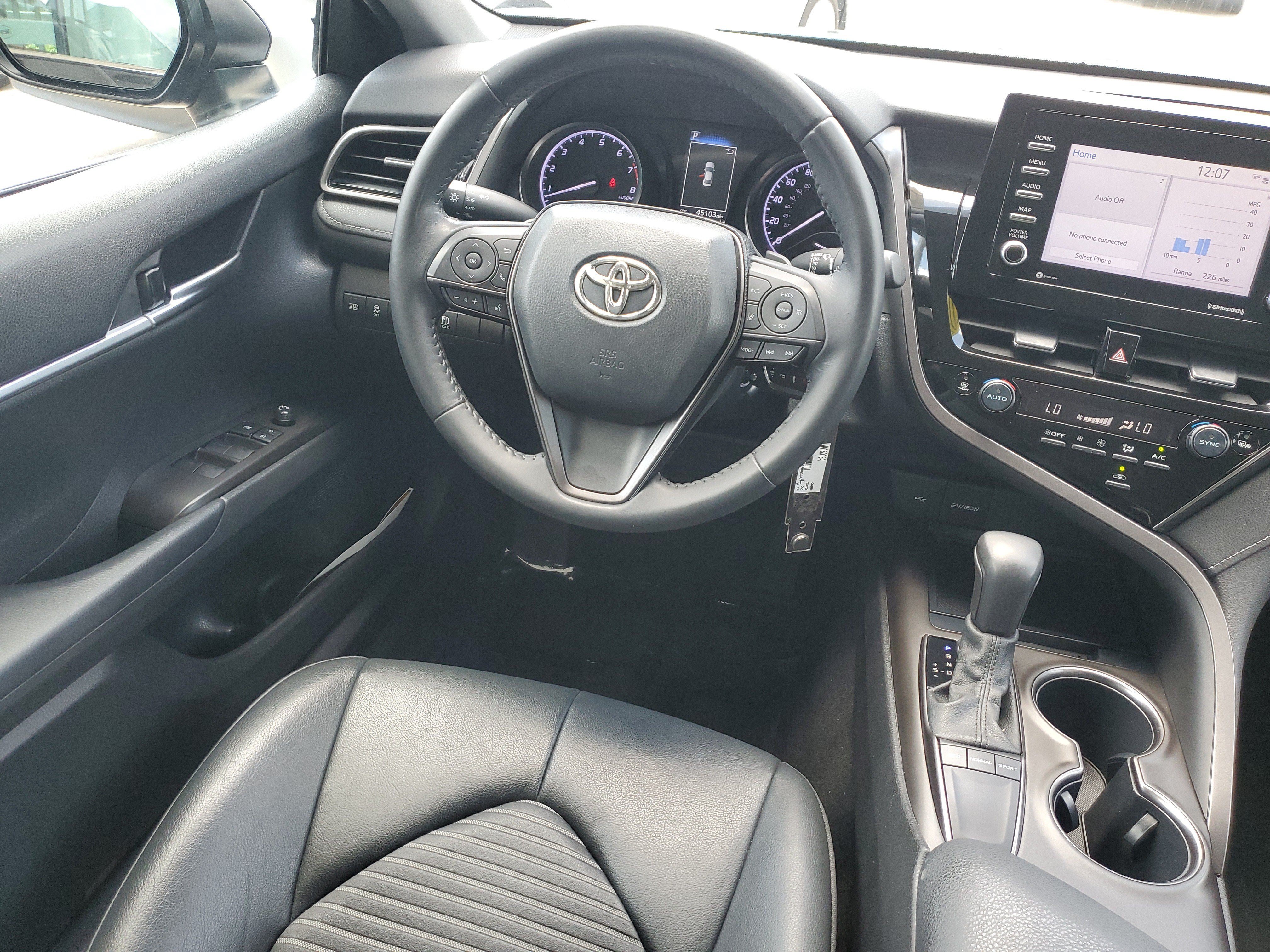 Used 2022 Toyota Camry SE FWD image 14