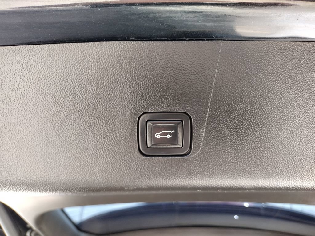 Used 2021 Chevrolet Traverse Premier w/ Redline Edition AWD/4WD image 25