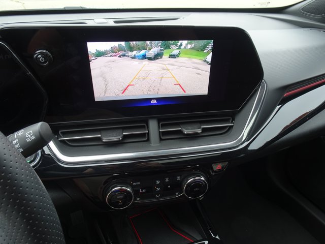 Used 2025 Chevrolet Trax RS w/ Sunroof Package FWD image 19