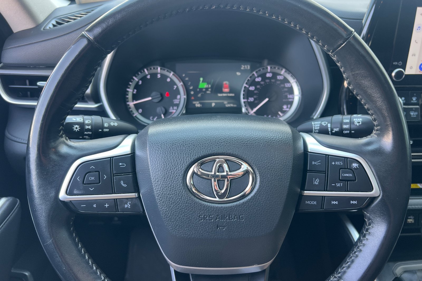 Used 2023 Toyota Highlander XLE AWD/4WD image 21