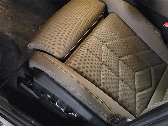 Used 2027 BMW 530i w/ M Sport Package RWD image 4