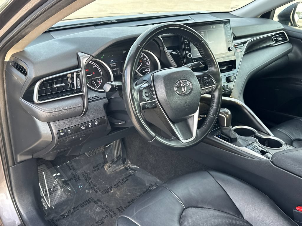 Used 2023 Toyota Camry XLE w/ Cold Weather Package FWD image 18