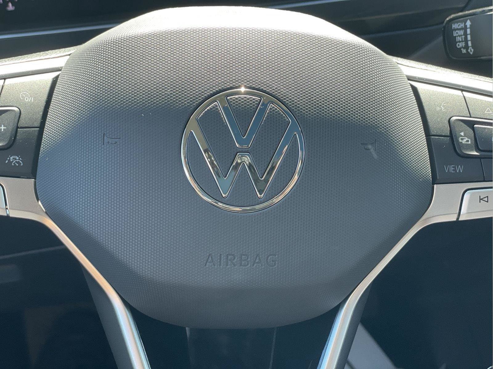 Used 2024 Volkswagen Tiguan SE AWD/4WD image 29