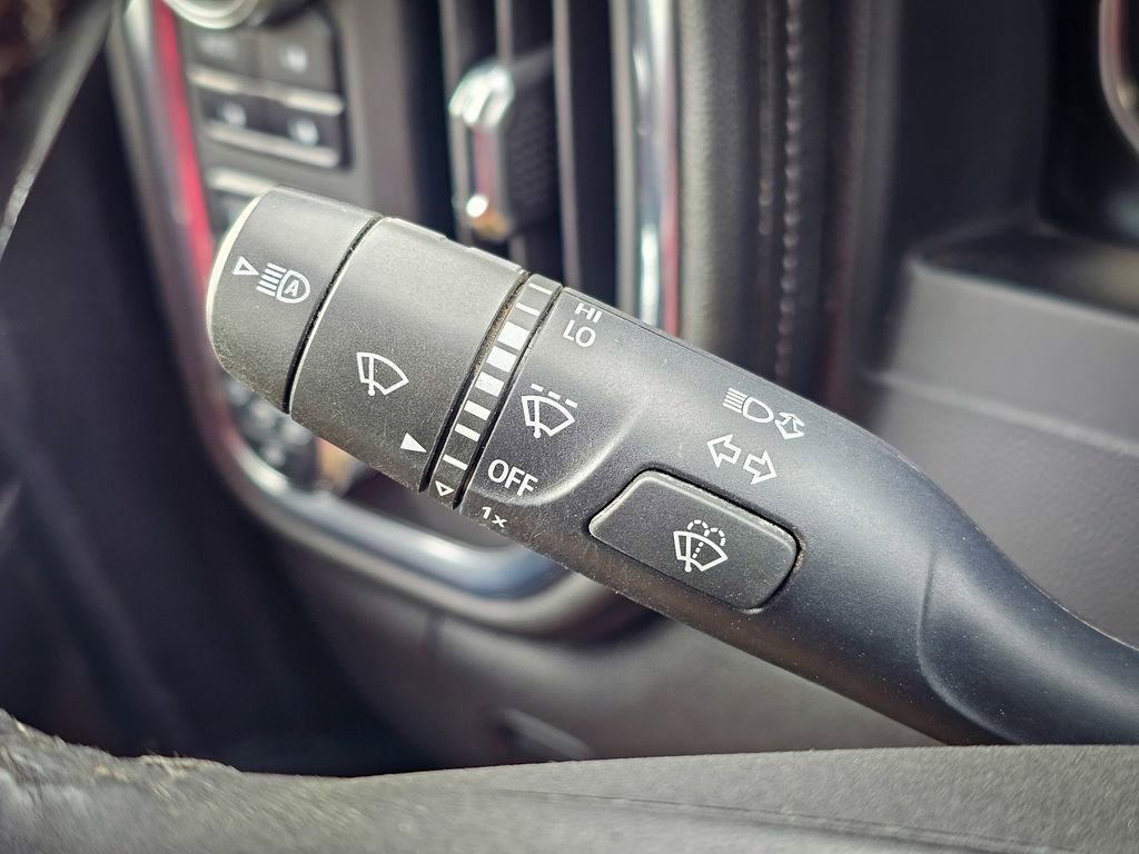 Used 2022 GMC Sierra 3500 Denali image 22