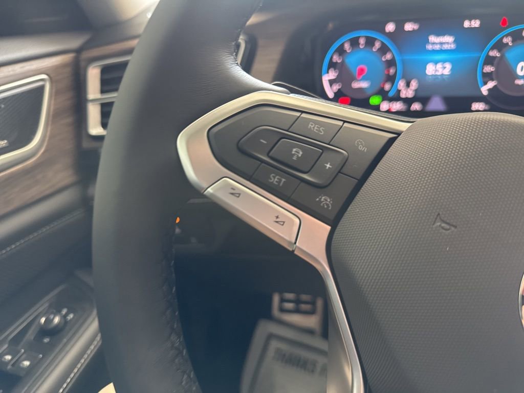 New 2026 Volkswagen Atlas SEL Premium R-Line image 17