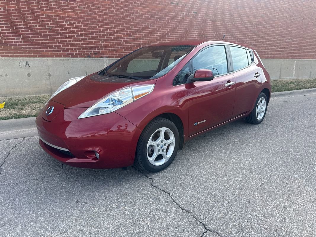 Used 2013 Nissan Leaf SV w/ LED & Quick Charge Pkg image 1