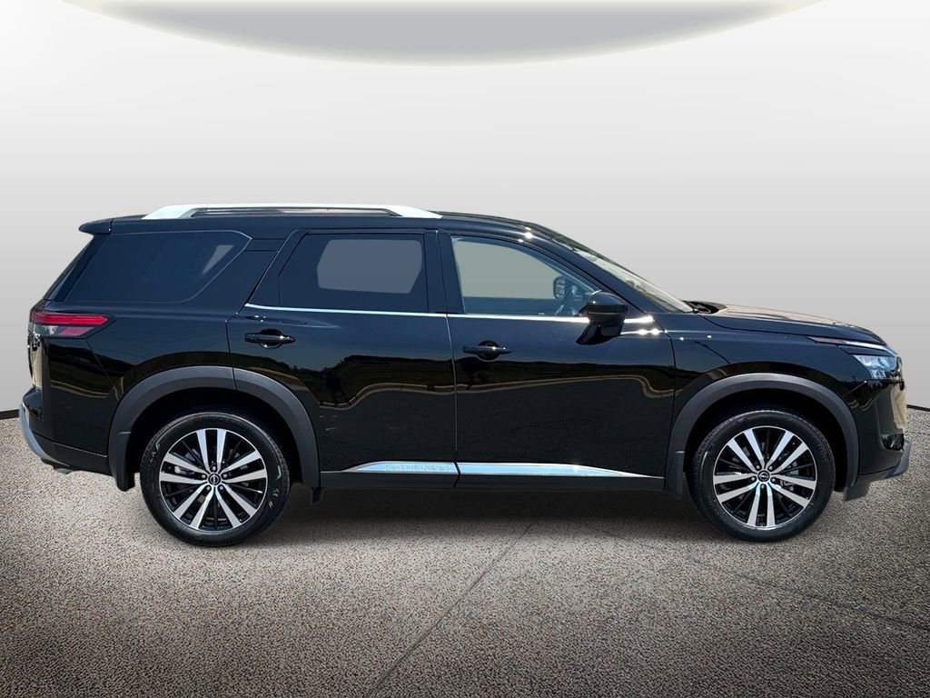 Used 2025 Nissan Pathfinder Platinum AWD/4WD image 4