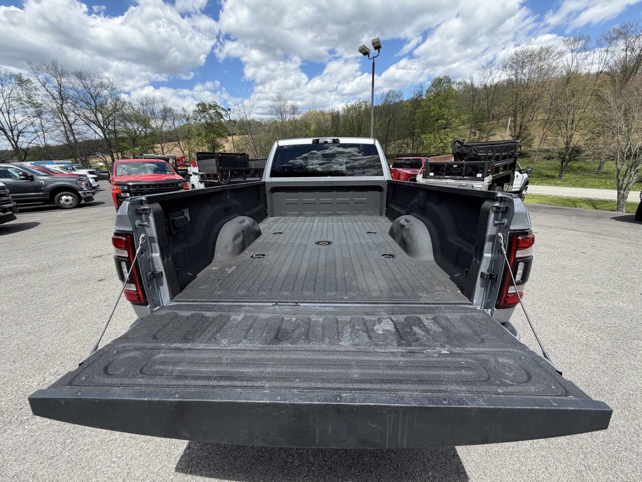 Used 2024 RAM 3500 Big Horn w/ Night Edition AWD/4WD image 10